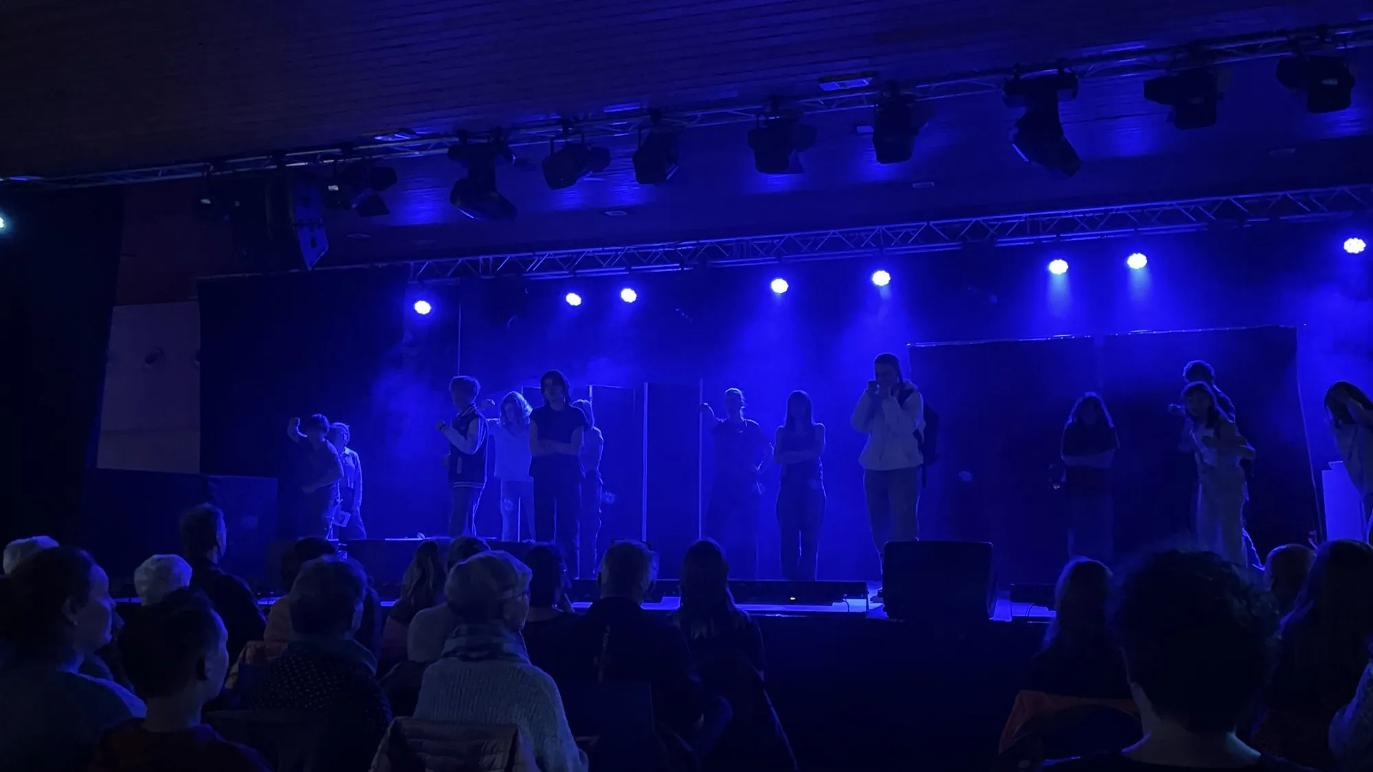 Almende College - Jongeren onderzoeken hun eigen wereld